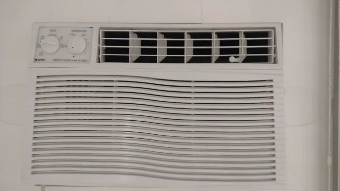 Ar Condicionado Gree 10.000BTU's 220V Mecanico