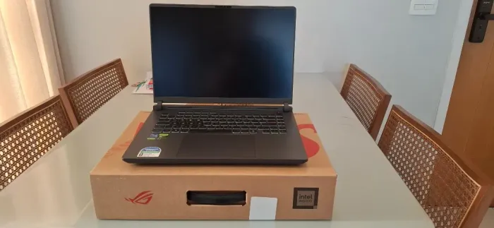 Rog Strix G16 RTX5060 32GB de RAM 512 SSD - Garantia de fabrica
