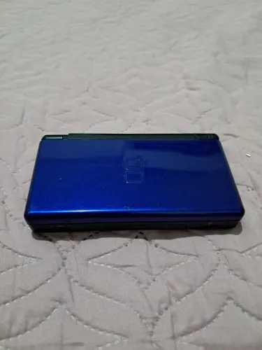 Nintendo DS Lite, completo com acessórios, cartao r4 e ezflash. Com brindes !