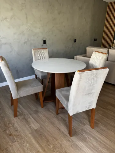 Mesa de jantar 4 cadeiras