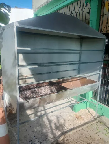 Vende-se churrasqueira nova pra 40 frangos 