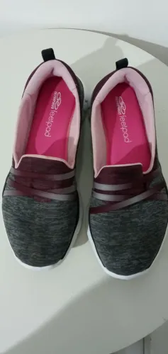 Tênis Olympikus ( modelo: Angel Stripe) feminino. Tam. 36. Usado.