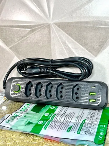 Extensão Régua Bivolt 5 Tomadas com USB