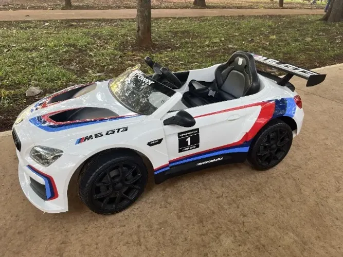 Carro elétrico infantil BMW M6 GT3