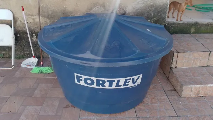 Caixa d'água de 1.000 litros 