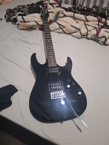 Guitarra Albanez