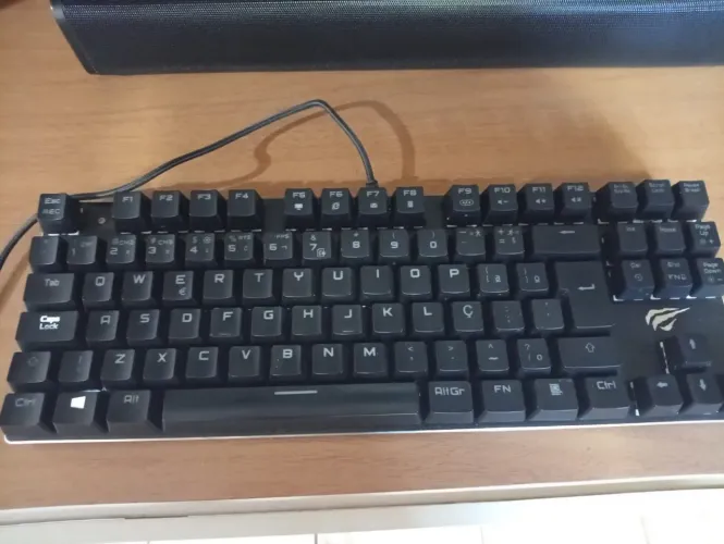 Teclado Mecânico Gamer Havit LED Branco, Switch Outemu Blue, ABNT2 - HV-KB435L