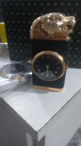 Isqueiro com relógio 