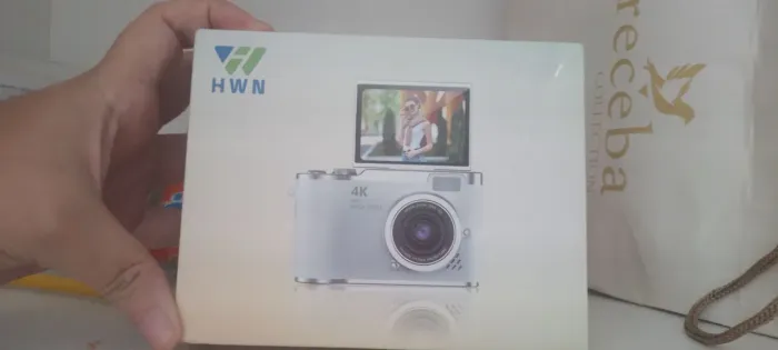 Câmera com tela giratória kit completo c cartão d memoria