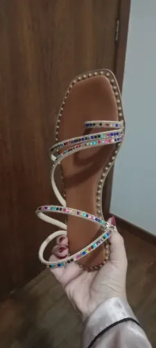 UMA rasteirinha luxo strass 