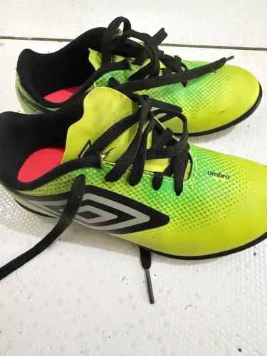 Chuteira society umbro infantil
