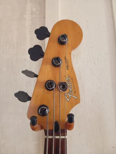 Baixo Fender Jazz Bass