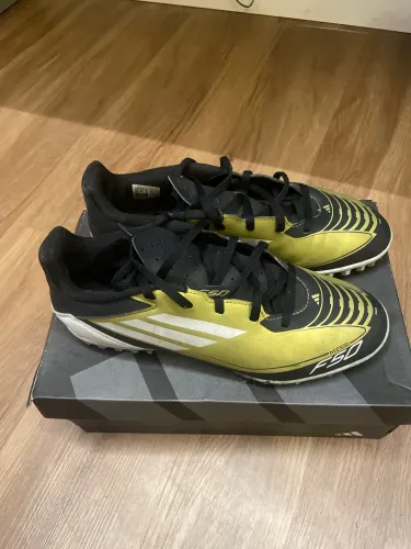 Chuteira Adidas F50 Messi Dourada