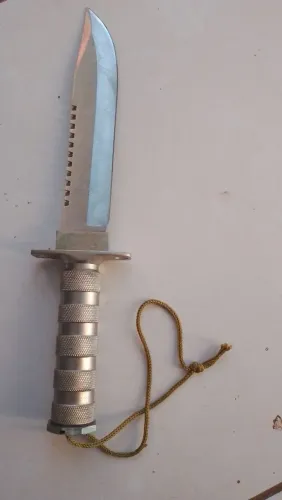 Punhal tático