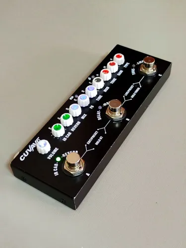Pedal de efeito Cuvave Cube Baby preto