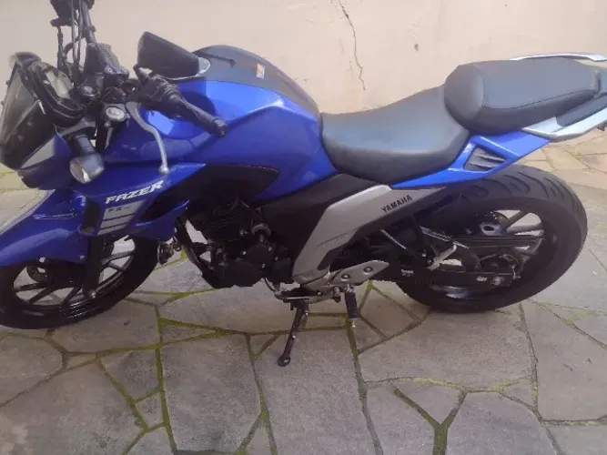 Yamaha FZ25