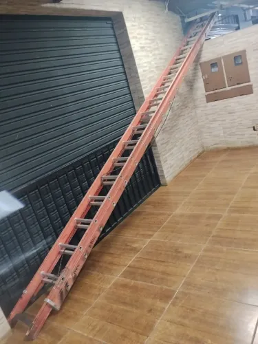Escada profissional 36 degraus fibra