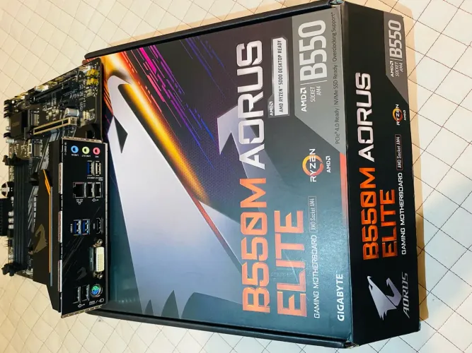?PLACA-MÃE B550M AORUS ELITE ? NOVA/LACRADA