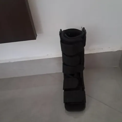 Bota Robofoot ou bota imobilizadora num 36