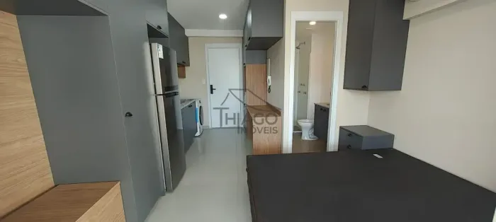 Studio novo e nunca habitado para locação, imóvel todo mobiliado, andar alto, vista ótima,