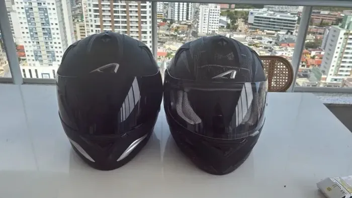 2 capacetes Astone GTB - Roadshow e preto fosco - R$ 350 os dois
