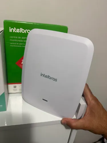 Central de Alarme Intelbras AM 18000 PRO - sem fio + dois sensores sem fio