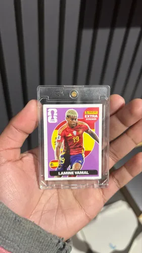 Lamine Yamal Extra Sticker Lilás Panini Copa do Mundo 2026