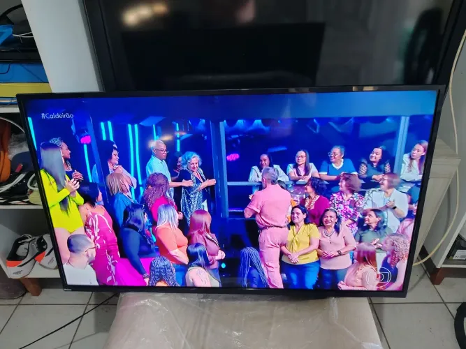 Tv 42 funcionando perfeitamente tem um detalhe