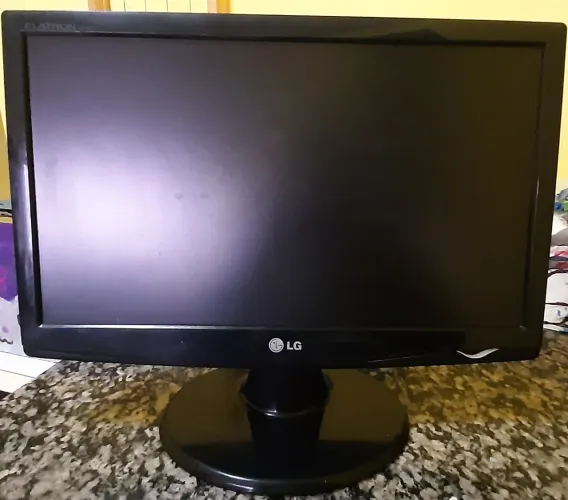 Monitor e teclado