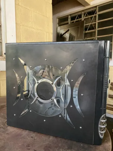Gabinete XBlade antigo