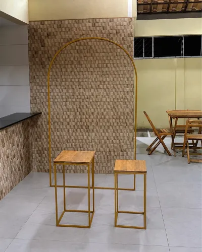 Vendo arco romano  com duas mesinhas para festas 