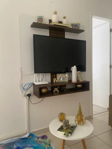 Vendo painel e mesinha de centro