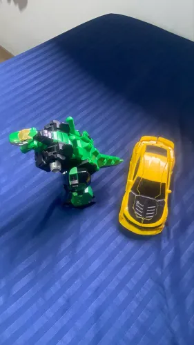 2 bonecos transformers
