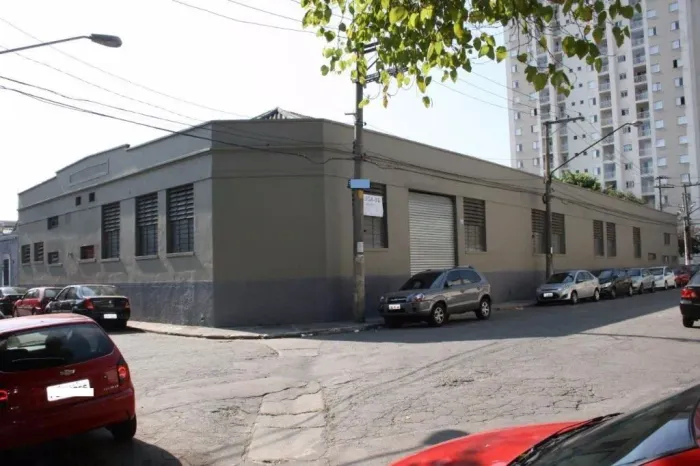Galpão à Venda em Água Branca, São Paulo - SP
