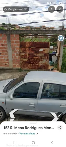 Vendo casa no bairro Santa Luzia tem uma pequena casa construída terreno medindo 10 por 30
