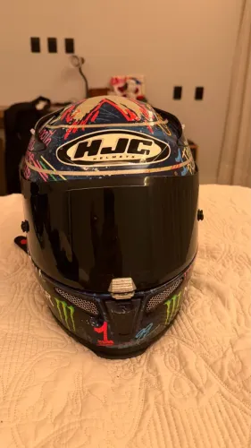 CAPACETE HJC RPHA 10 - Grafismo Exclusivo / Monster Energy