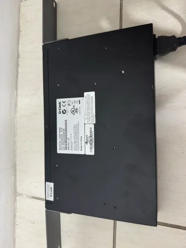 D-Link DGS-1024D (switch gigabit de 24 portas)