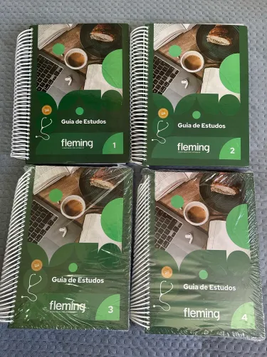 Material pré vestibular fleming com metade lacrado e sem uso com mochila