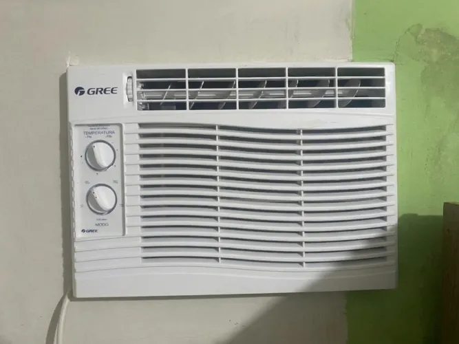 Ar-condicionado de Janela (GREE) - 7.000 BTUS/ Usado Excelente