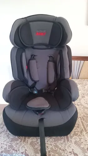 Cadeira infantil para automóveis