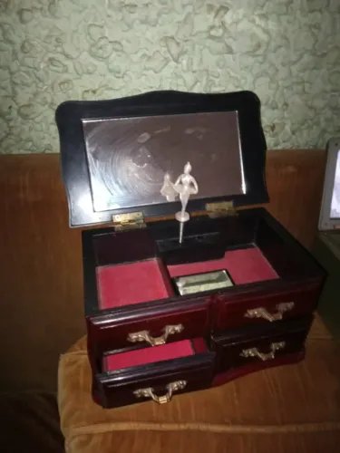 Caixinha de música porta joias vintage funcionando