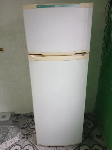 Geladeira Consul usada bom estado, gás trocado recentemente.