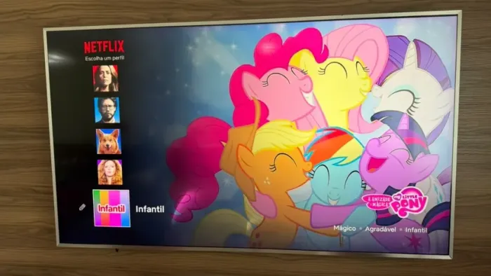 Smart TV Samsung LED 65? 4K UHD KU6400 - Funcionando com 2 linhas na Tela