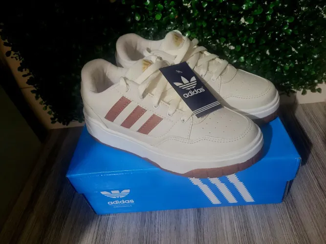 Tenis adidas casual