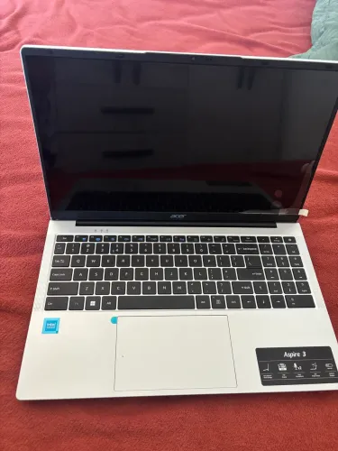 Vende-se notebook novo
