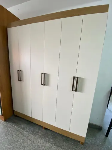 GUARDA ROUPAS 6 PORTAS 2 GAVETAS 