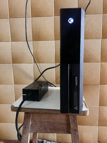 Vendo Xbox One ainda bloqueado