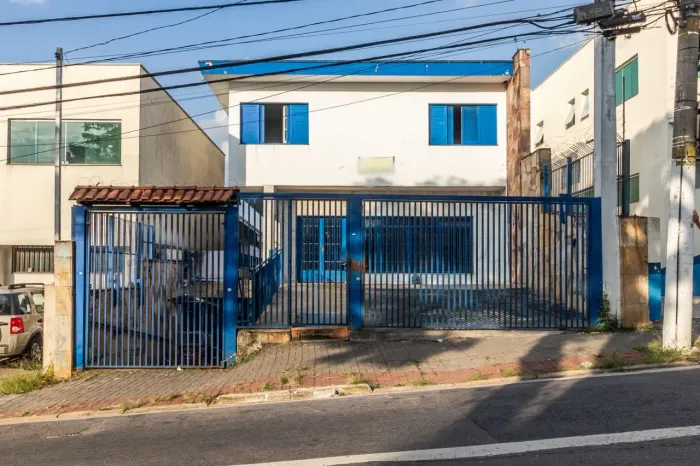 Prédio comercial na Rua Ken Sugaya, 175 428 m²
