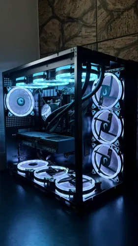 PC GAMER - R5 7600x 4060Ti