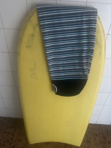 Bodyboard com capa